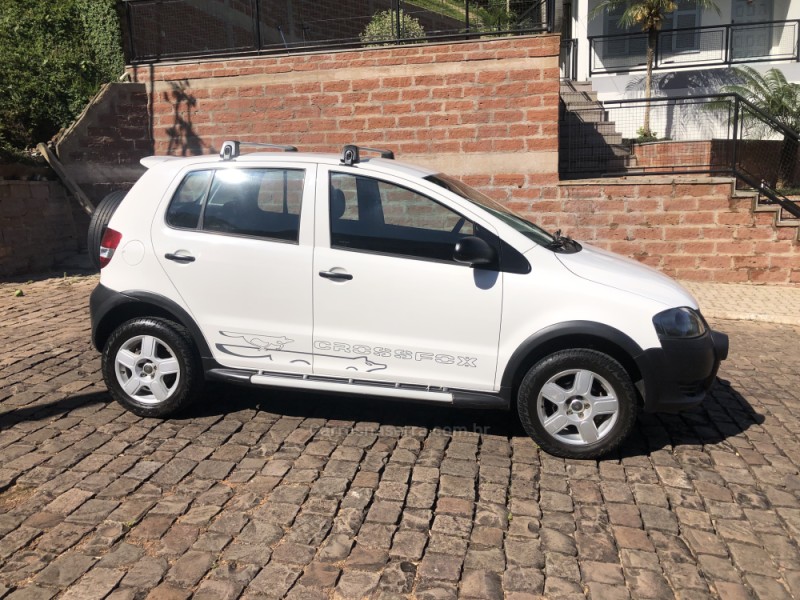 CROSSFOX 1.6 MI FLEX 8V 4P MANUAL - 2009 - MUçUM