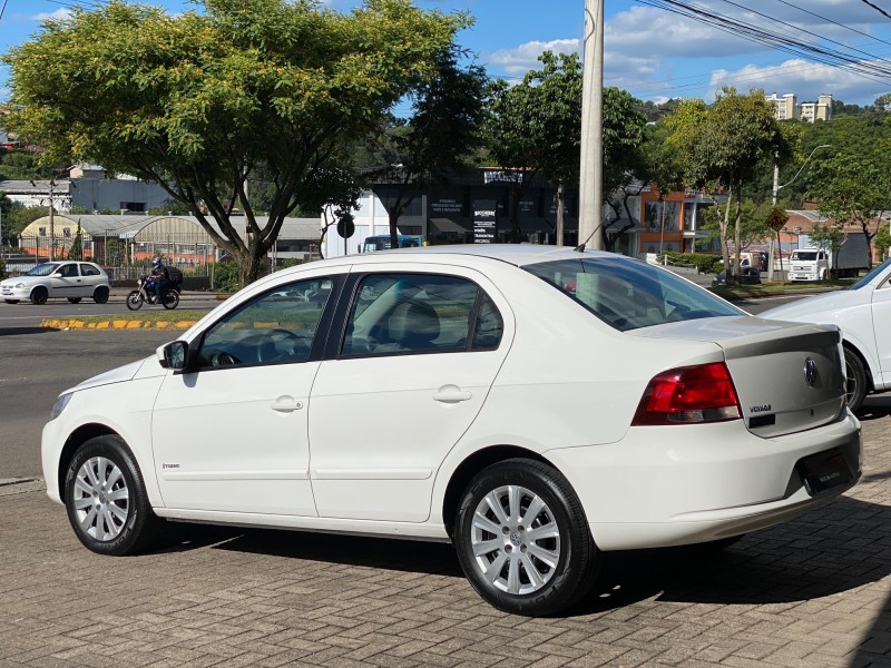 VOYAGE 1.0 MI 8V FLEX 4P MANUAL - 2013 - CAXIAS DO SUL