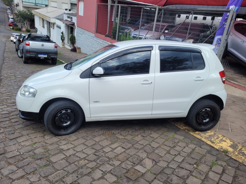 FOX 1.0 MI TREND 8V FLEX 4P MANUAL - 2010 - NOVA PRATA