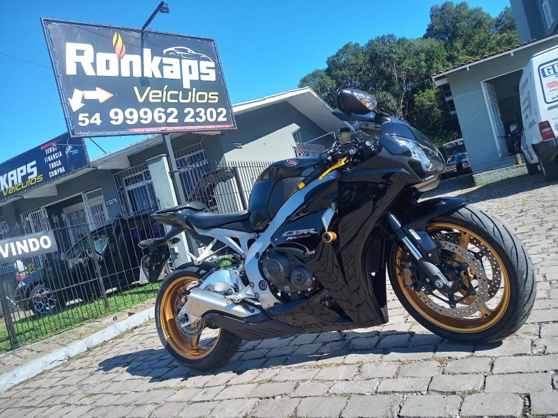 cbr 1000rr fireblade 2011 caxias do sul