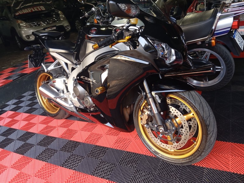 CBR 1000RR FIREBLADE - 2011 - CAXIAS DO SUL