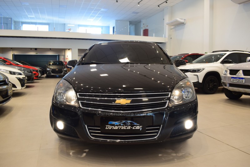 VECTRA 2.0 MPFI GT HATCH 8V FLEX 4P MANUAL - 2010 - VENâNCIO AIRES