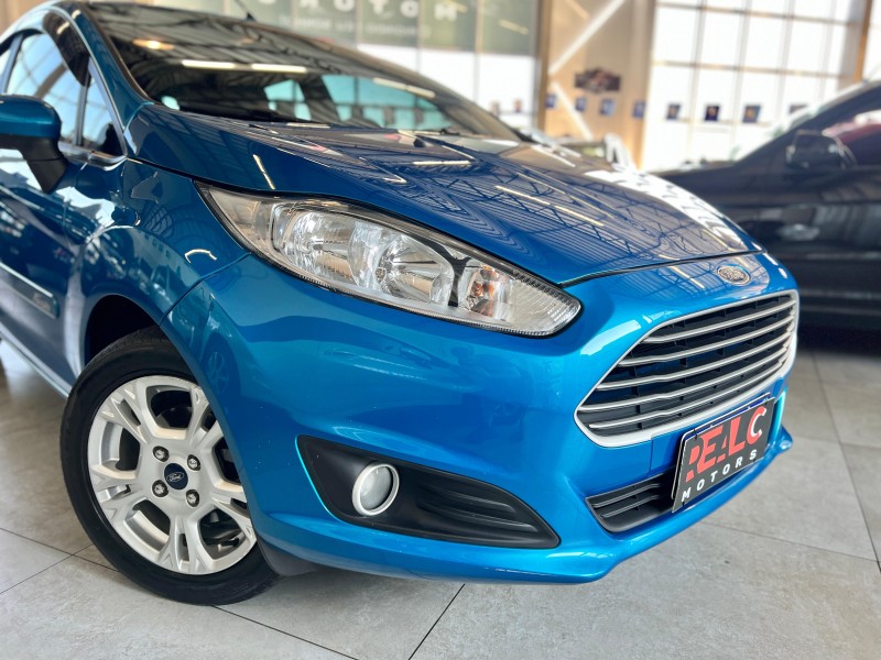 FIESTA 1.6 SE HATCH 16V FLEX 4P MANUAL - 2014 - CAXIAS DO SUL