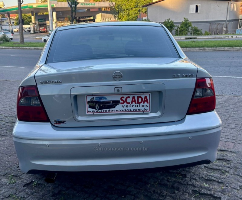 VECTRA 2.2 MPFI EXPRESSION 8V GASOLINA 4P MANUAL - 2002 - CAXIAS DO SUL