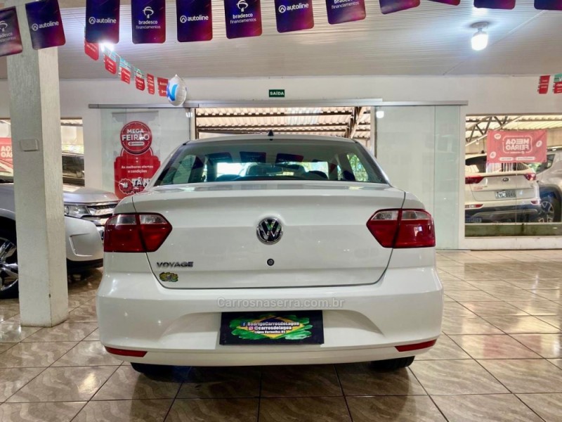 VOYAGE 1.0 MI 8V FLEX 4P MANUAL - 2023 - LAGOA VERMELHA