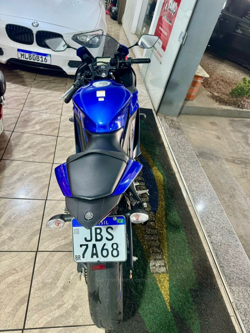 YZF R3 ABS - 2023 - LAGOA VERMELHA