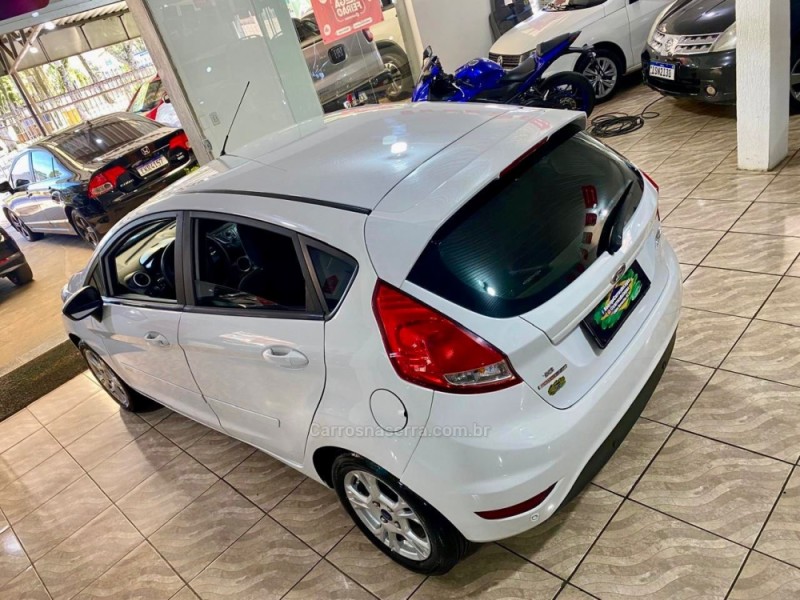 FIESTA 1.6 SE HATCH 16V FLEX 4P AUTOMÁTICO - 2016 - LAGOA VERMELHA