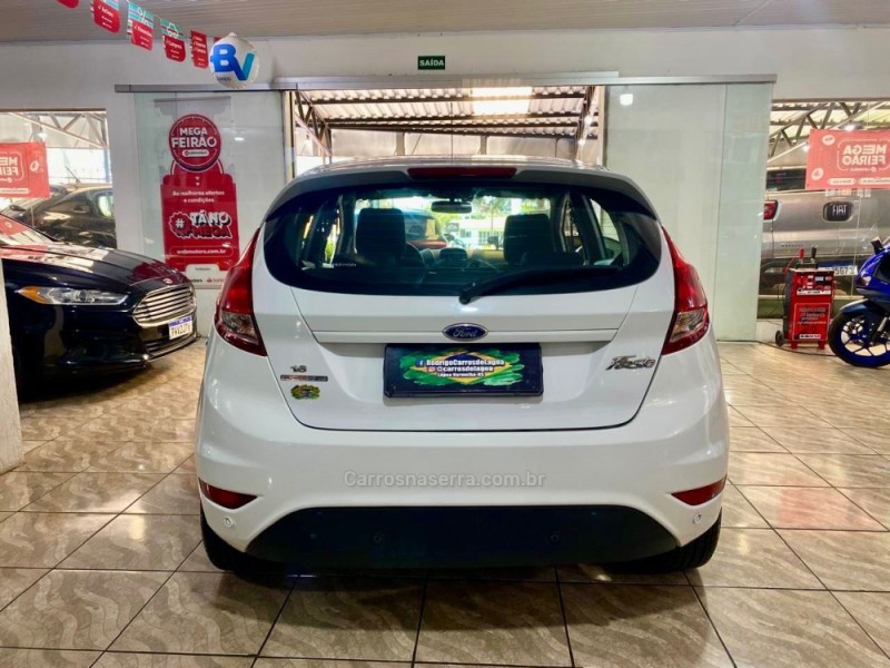 FIESTA 1.6 SE HATCH 16V FLEX 4P AUTOMÁTICO - 2016 - LAGOA VERMELHA