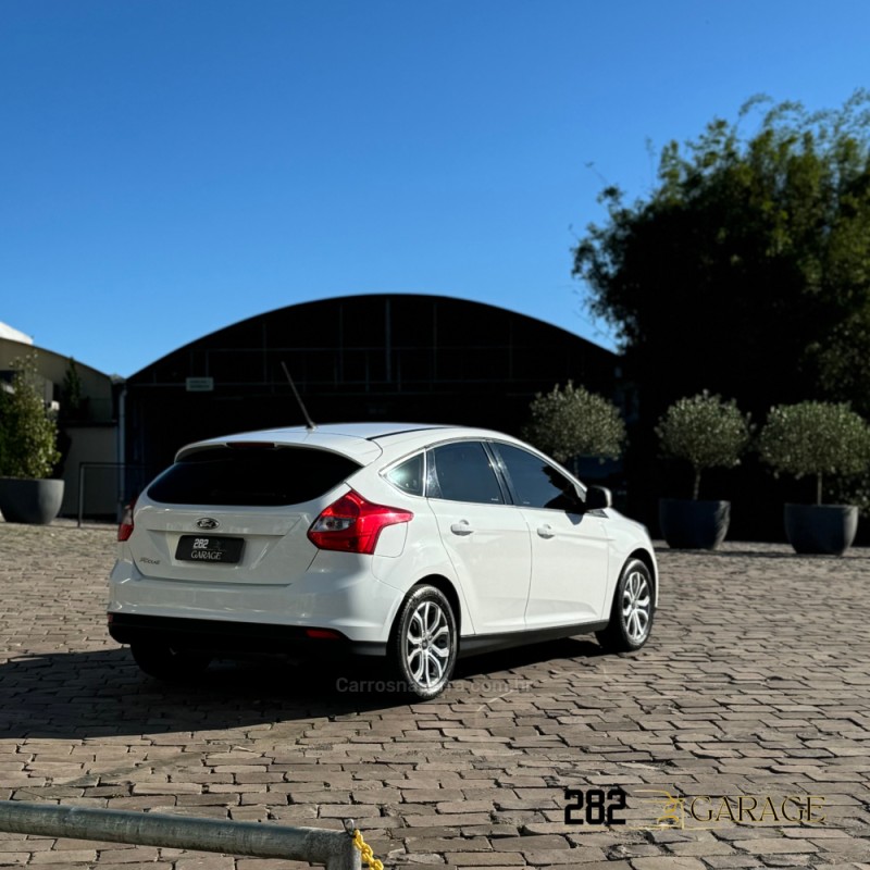 FOCUS 1.6 S 16V FLEX 4P MANUAL - 2014 - FARROUPILHA