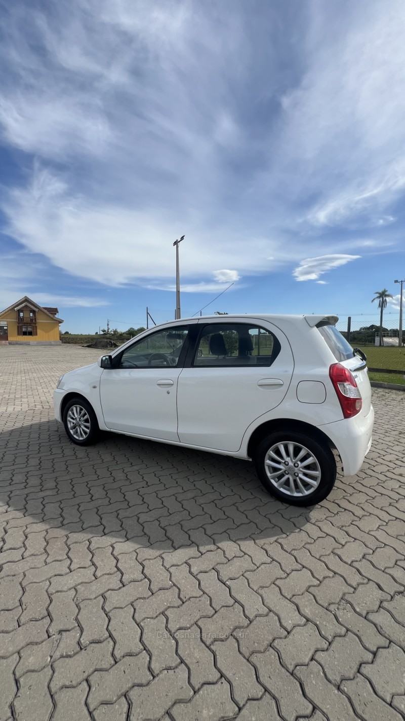 ETIOS 1.5 XLS 16V FLEX 4P MANUAL - 2013 - ANTôNIO PRADO