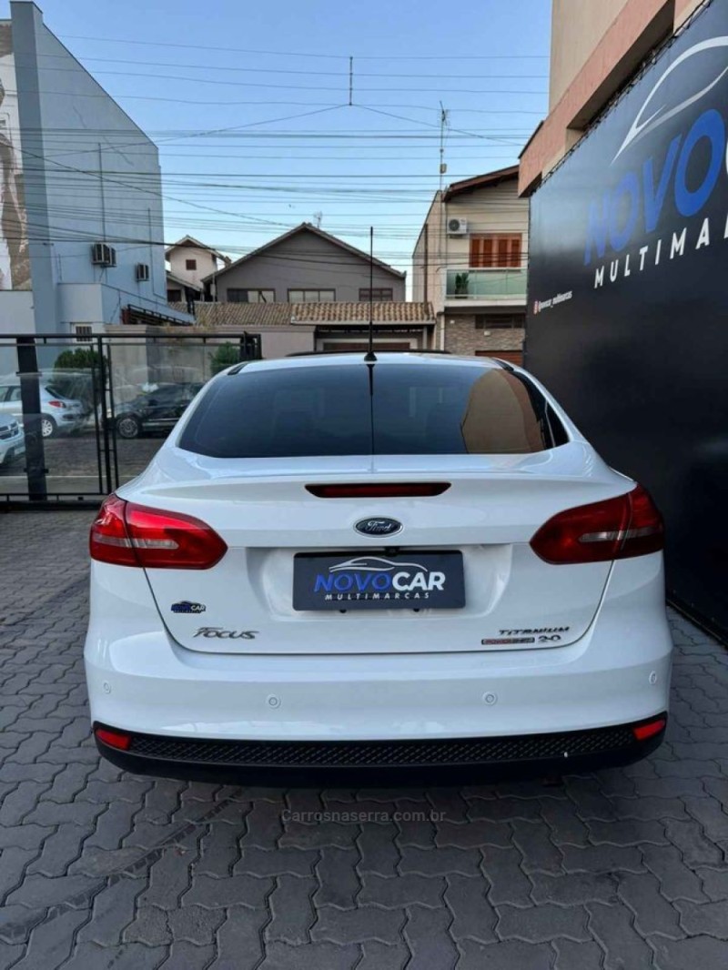 FOCUS 2.0 TITANIUM PLUS SEDAN 16V FLEX 4P AUTOMÁTICO - 2016 - ESTâNCIA VELHA