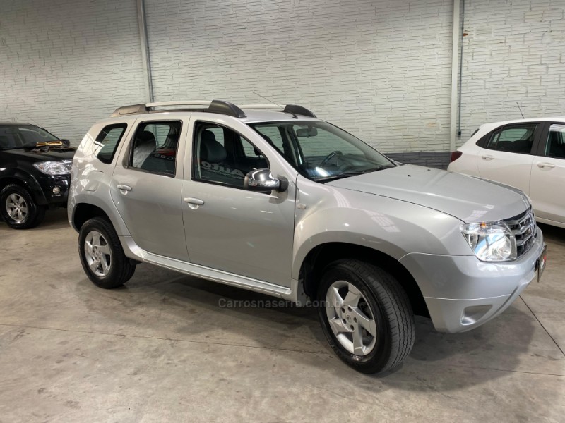 DUSTER 1.6 DYNAMIQUE 4X2 16V FLEX 4P MANUAL - 2013 - VACARIA