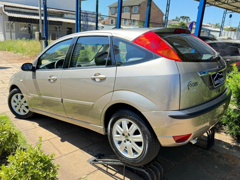 FOCUS 1.6 GLX 8V GASOLINA 4P MANUAL - 2009 - LAGOA VERMELHA