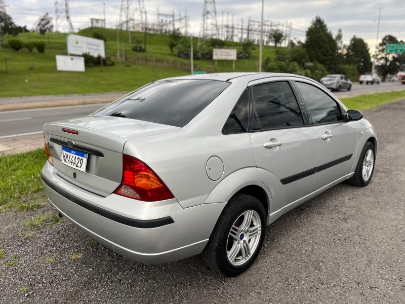 FOCUS 1.8 GLX SEDAN 16V GASOLINA 4P MANUAL - 2004 - FARROUPILHA