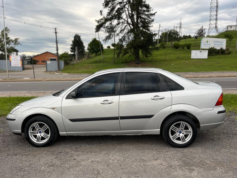 FOCUS 1.8 GLX SEDAN 16V GASOLINA 4P MANUAL - 2004 - FARROUPILHA