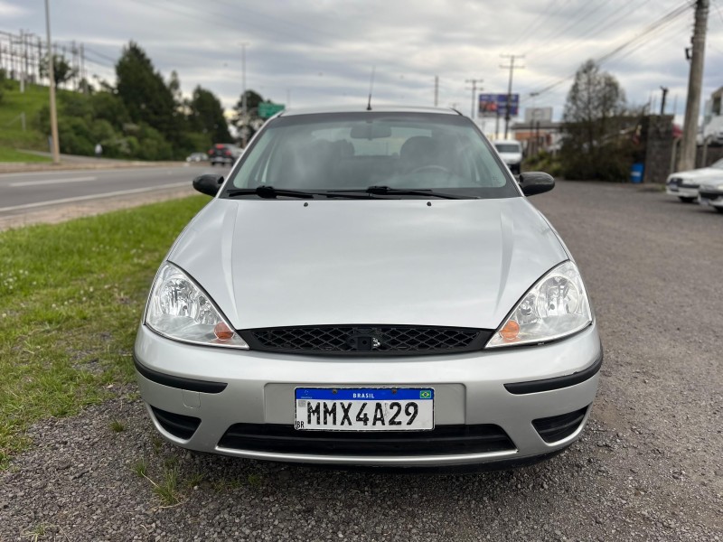 FOCUS 1.8 GLX SEDAN 16V GASOLINA 4P MANUAL - 2004 - FARROUPILHA