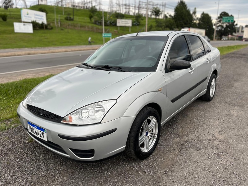 FOCUS 1.8 GLX SEDAN 16V GASOLINA 4P MANUAL - 2004 - FARROUPILHA