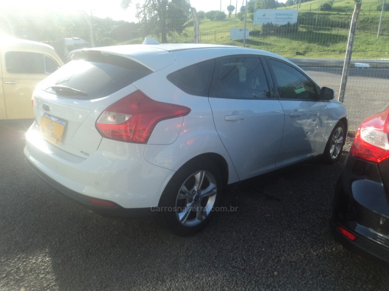 FOCUS 1.6 SE HATCH 16V FLEX 4P AUTOMÁTICO - 2015 - FARROUPILHA