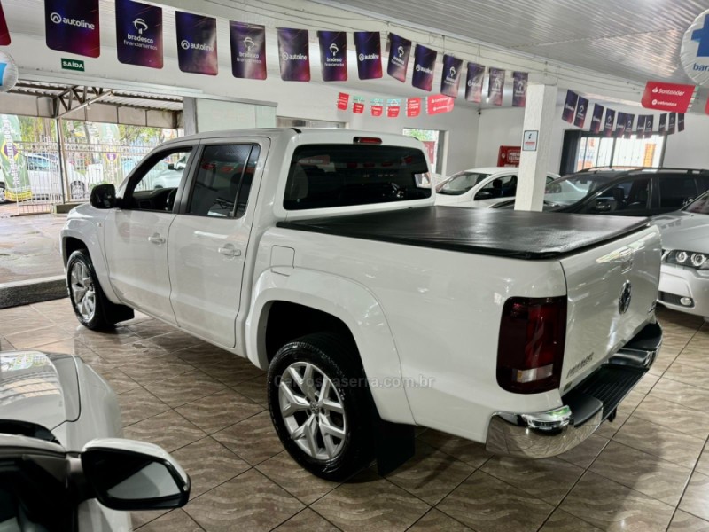 AMAROK 3.0 V6 TDI HIGHLINE CD DIESEL 4MOTION AUTOMÁTICO - 2020 - LAGOA VERMELHA