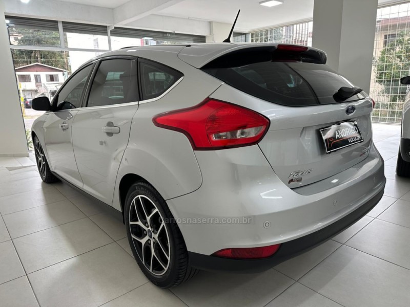 FOCUS 2.0 TITANIUM HATCH 16V FLEX 4P AUTOMÁTICO - 2017 - CAXIAS DO SUL