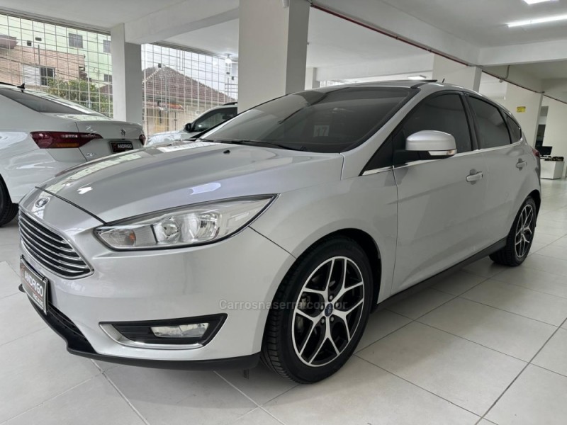 FOCUS 2.0 TITANIUM HATCH 16V FLEX 4P AUTOMÁTICO - 2017 - CAXIAS DO SUL