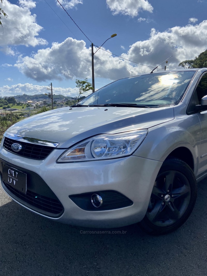 FOCUS 2.0 GLX SEDAN 16V FLEX 4P MANUAL - 2011 - CAXIAS DO SUL