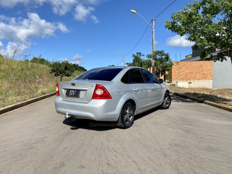 FOCUS 2.0 GLX SEDAN 16V FLEX 4P MANUAL - 2011 - CAXIAS DO SUL