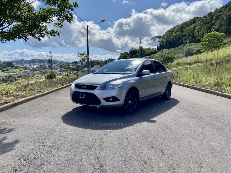 FOCUS 2.0 GLX SEDAN 16V FLEX 4P MANUAL