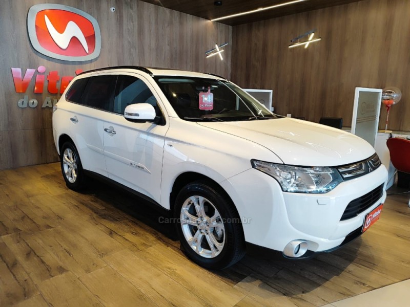 OUTLANDER 3.0 GT4 4X4 V6 24V GASOLINA 4P AUTOMÁTICO - 2014 - ERECHIM