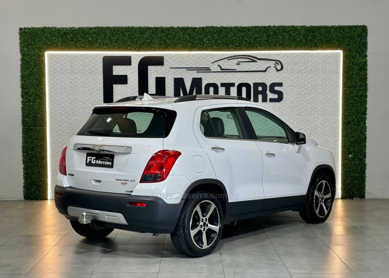 TRACKER 1.8 MPFI LTZ 4X2 16V FLEX 4P AUTOMÁTICO - 2015 - NOVO HAMBURGO