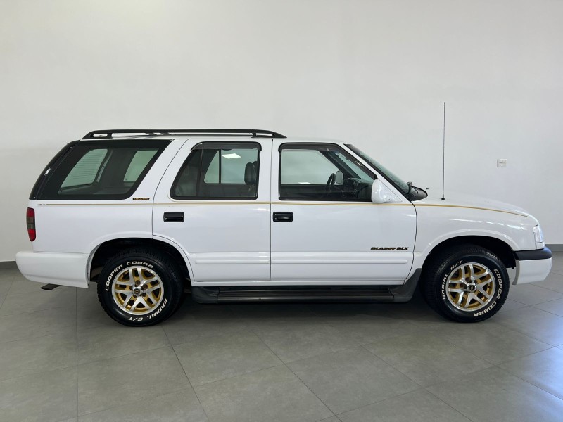 BLAZER 4.3 SFI DLX EXECUTIVE 4X2 V6 12V GASOLINA 4P MANUAL - 1999 - FARROUPILHA