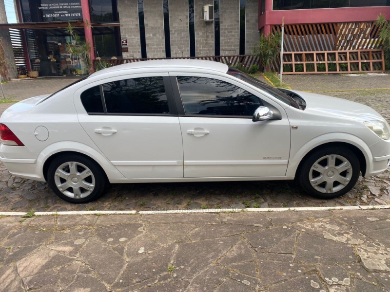 VECTRA 2.0 MPFI ELEGANCE 8V 140CV FLEX 4P MANUAL - 2008 - SAPIRANGA