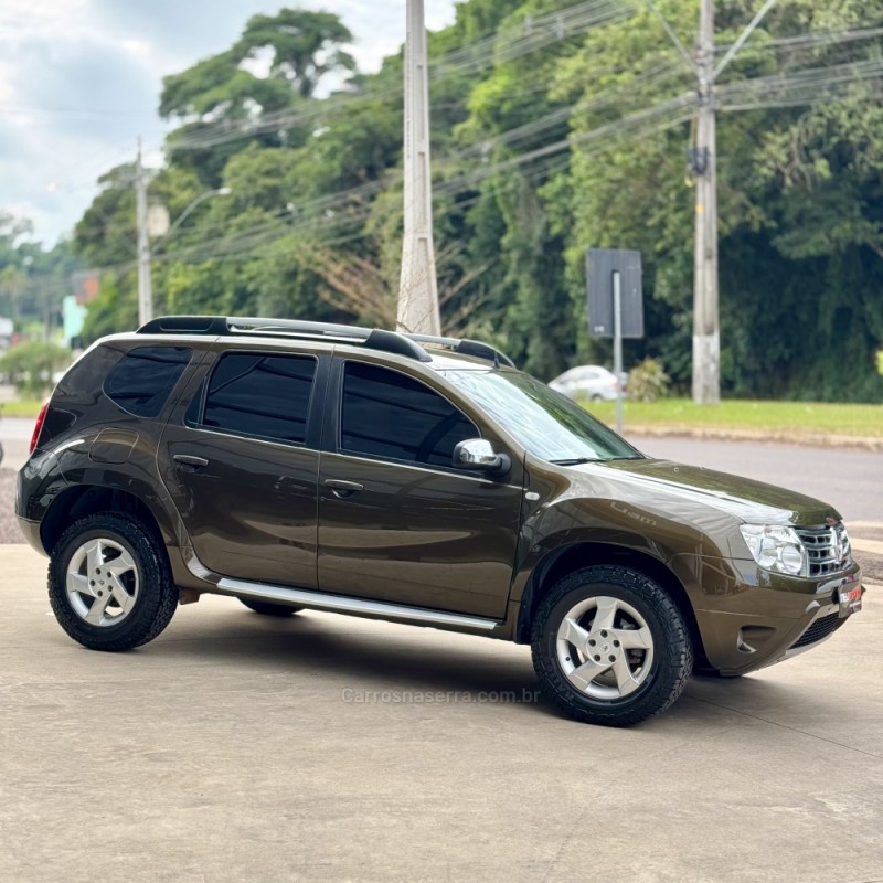 DUSTER 1.6 DYNAMIQUE 4X2 16V FLEX 4P MANUAL - 2014 - LAJEADO