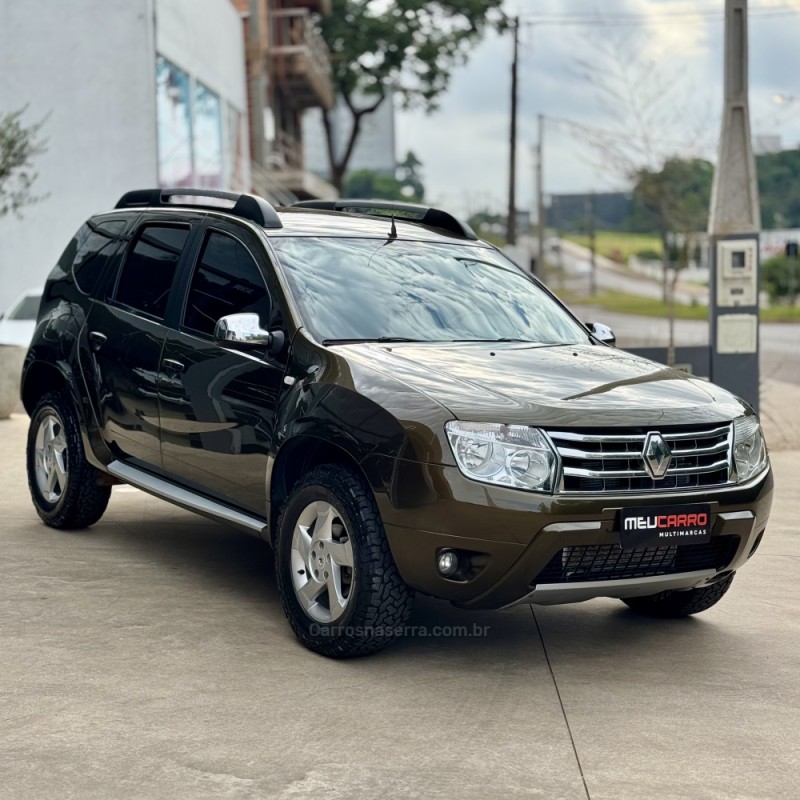 DUSTER 1.6 DYNAMIQUE 4X2 16V FLEX 4P MANUAL - 2014 - LAJEADO