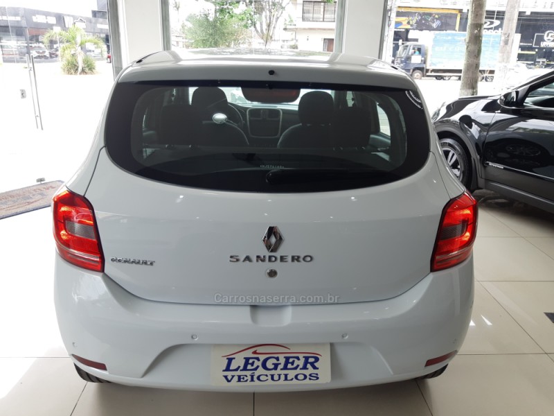 SANDERO 1.0 EXPRESSION 16V FLEX 4P MANUAL - 2017 - SãO LEOPOLDO