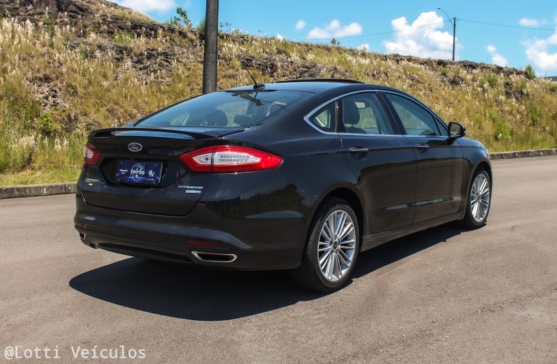 FUSION 2.0 TITANIUM AWD 16V GASOLINA 4P AUTOMÁTICO - 2015 - FARROUPILHA