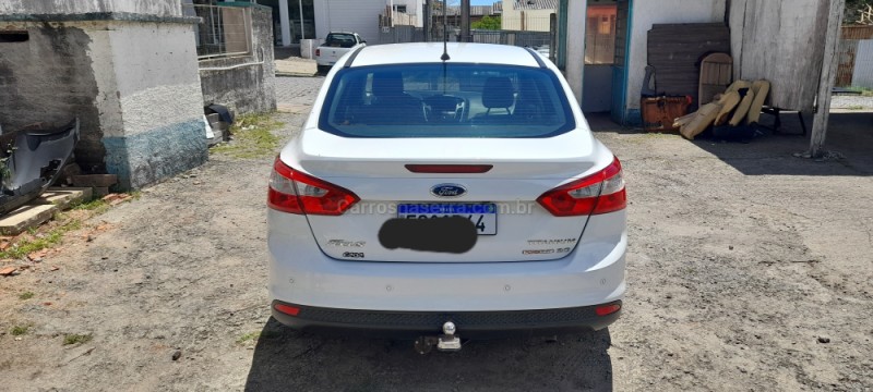 FOCUS 2.0 TITANIUM 16V FLEX 4P AUTOMÁTICO - 2014 - FARROUPILHA