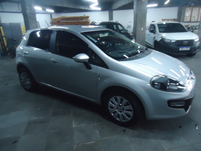 PUNTO 1.4 ATTRACTIVE 8V FLEX 4P MANUAL - 2017 - CAXIAS DO SUL