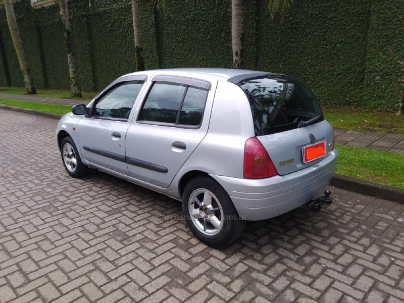 CLIO 1.0 16V FLEX 4P MANUAL - 2001 - CAXIAS DO SUL