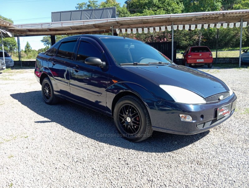 FOCUS 2.0 GHIA 16V FLEX 4P MANUAL - 2002 - CAXIAS DO SUL