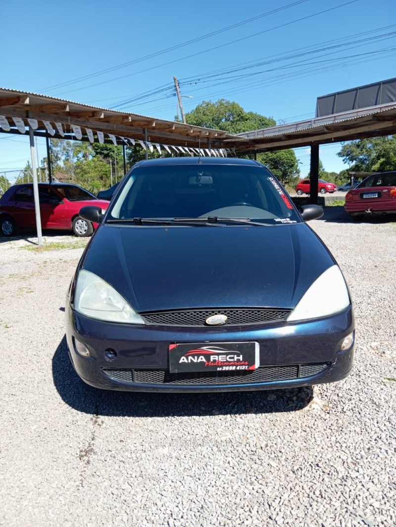 FOCUS 2.0 GHIA 16V FLEX 4P MANUAL - 2002 - CAXIAS DO SUL