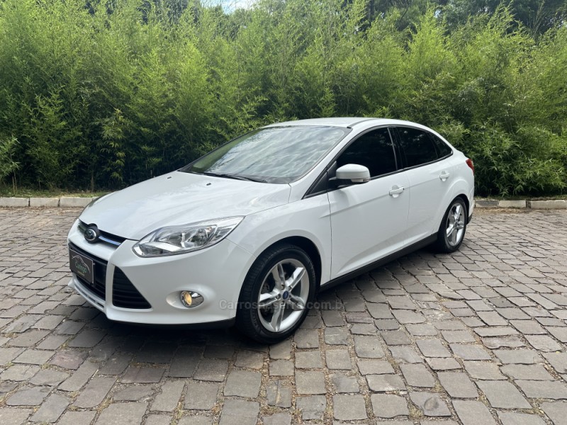 focus 2.0 se plus sedan 16v flex 4p automatico 2015 nova prata