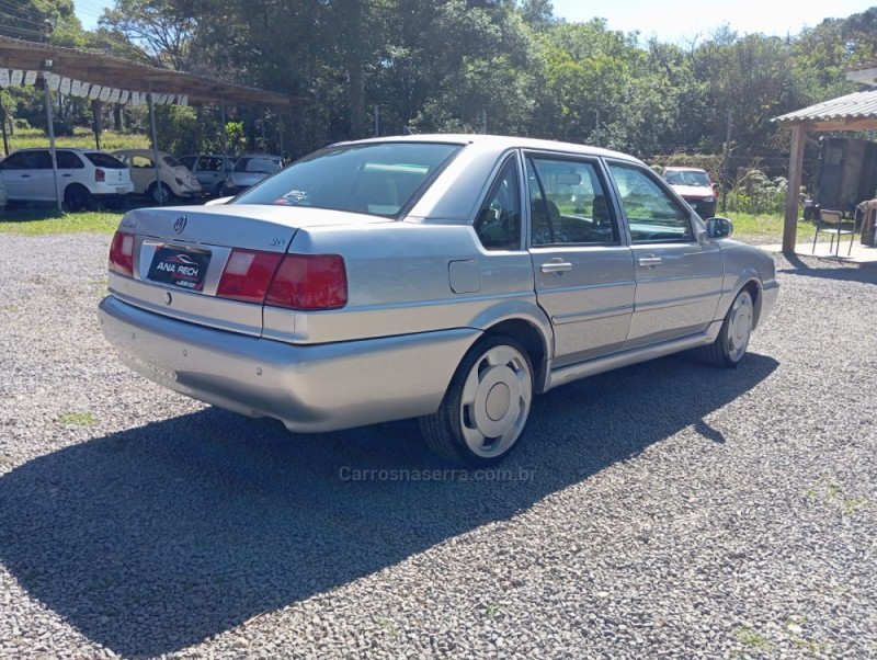 SANTANA 2.0 MI 8V GASOLINA 4P MANUAL - 2001 - CAXIAS DO SUL