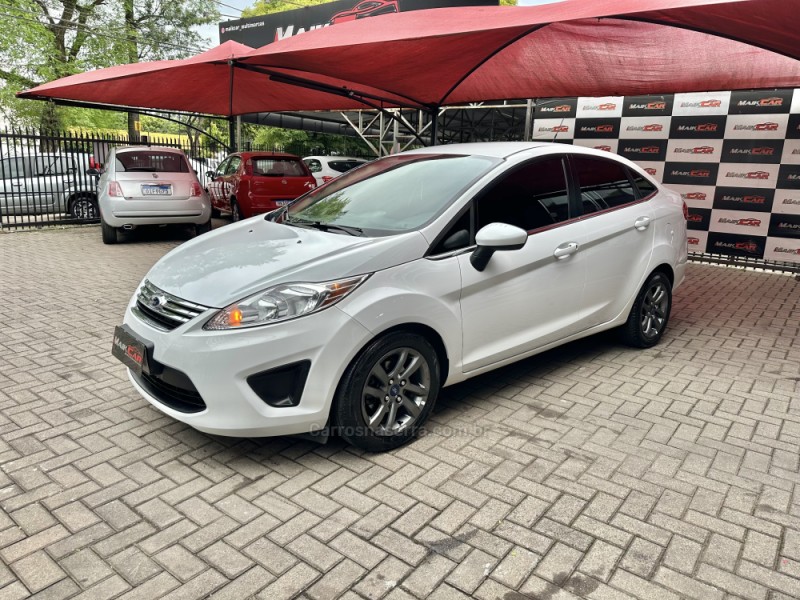 FIESTA 1.6 SE PLUS SEDAN 16V FLEX 4P AUTOMÁTICO - 2013 - ESTâNCIA VELHA