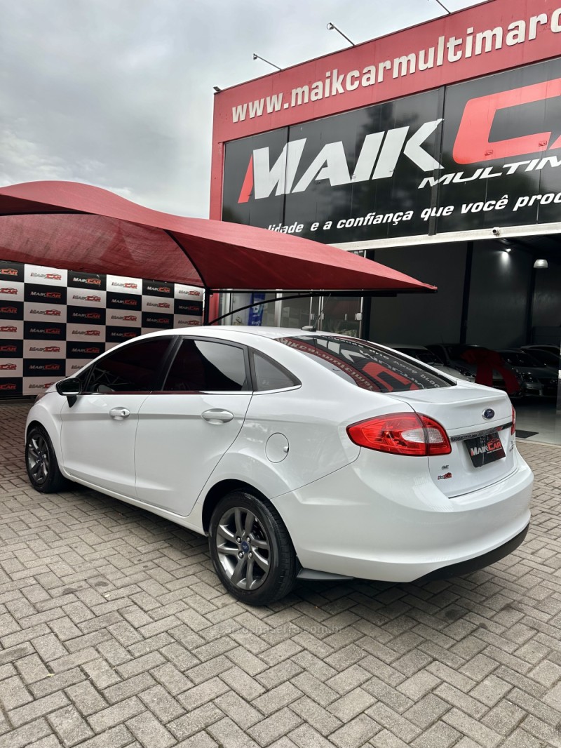 FIESTA 1.6 SE PLUS SEDAN 16V FLEX 4P AUTOMÁTICO - 2013 - ESTâNCIA VELHA