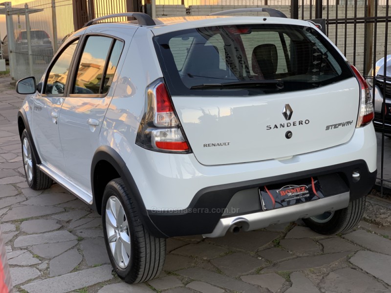 SANDERO 1.6 STEPWAY 8V FLEX 4P MANUAL - 2014 - CAXIAS DO SUL