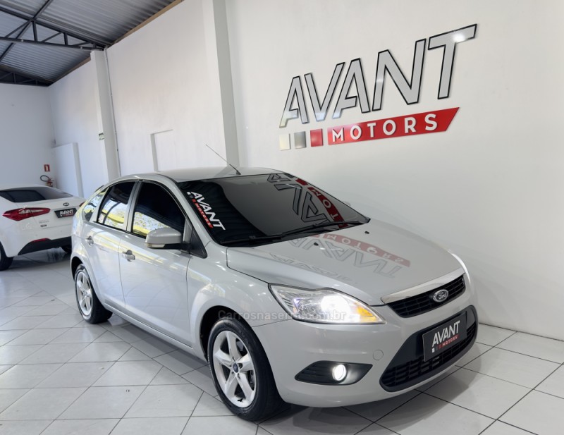 FOCUS 1.6 GLX 16V FLEX 4P MANUAL - 2013 - NOVO HAMBURGO