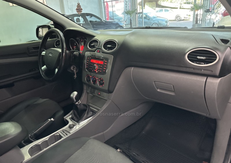 FOCUS 1.6 GLX 16V FLEX 4P MANUAL - 2013 - NOVO HAMBURGO