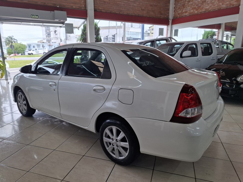 ETIOS 1.5 X PLUS 16V FLEX 4P MANUAL - 2021 - FARROUPILHA