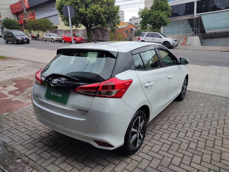 YARIS 1.5 XS CONNECT 16V FLEX 4P AUTOMÁTICO - 2022 - CAXIAS DO SUL